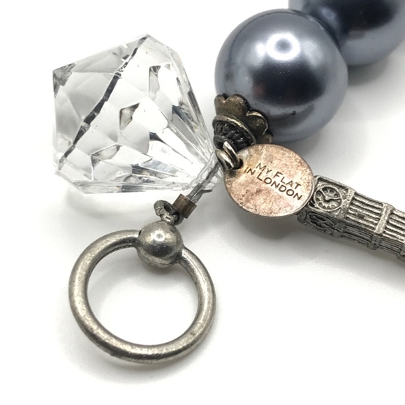 MY FLAT IN LONDON Faux Gray South Sea Pearl Necklace Chunky 15mm Toggle - Picture 5 of 10